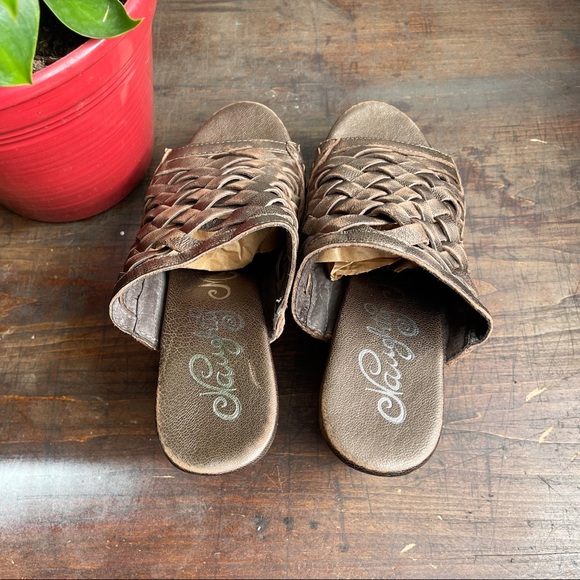 Naughty Monkey Fringe Benefit Wooden Platform Clog - Picture 5 of 12